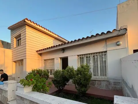 CASA EN VENTA, CRUZ DEL EJE - CENTRO