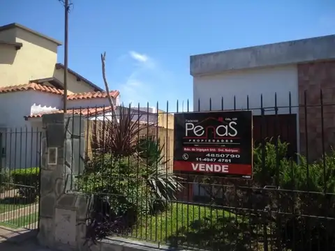 CASA EN VENTA EN GRAL. RODRIGUEZ - PENAS PROPIEDADES