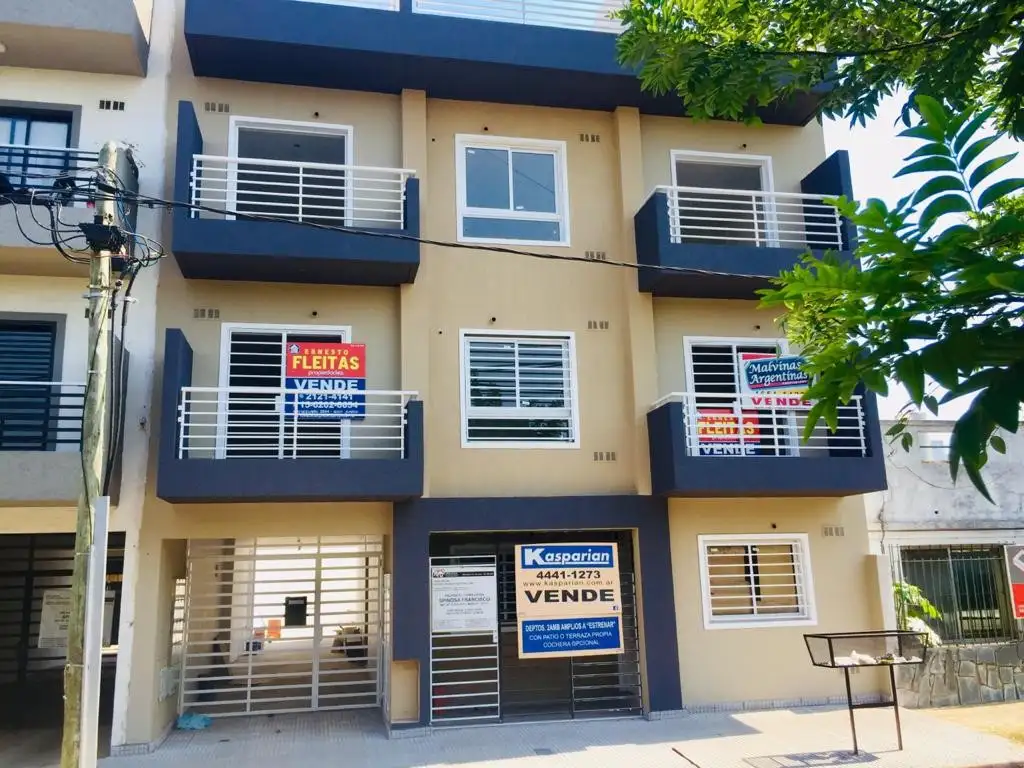 VENTA DEPARTAMENTO 2 AMBIENTES AL FRENTE PISO 2 PISO CON LAVADERO Y TERRAZA