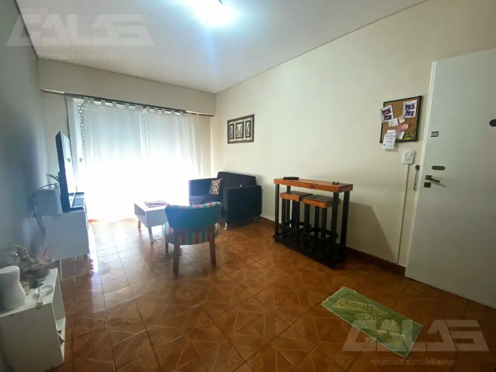 Departamento - 2 ambientes - 1 dormitorio - Castelar - Moron