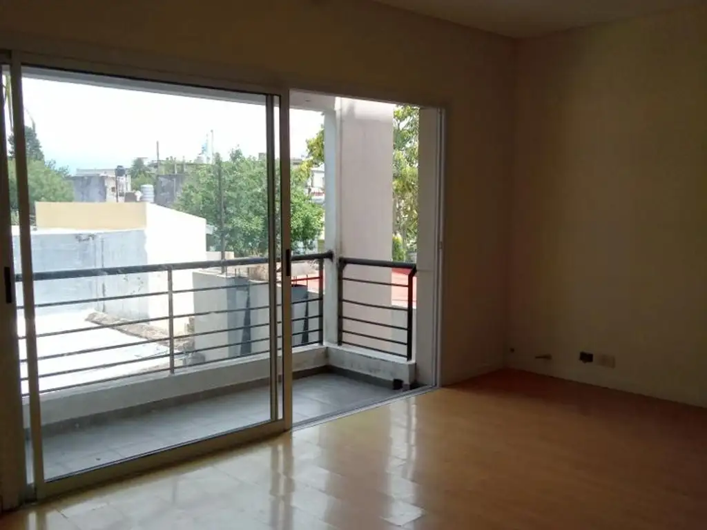 Venta Departamento 3 ambientes Floresta/ PERMUTA