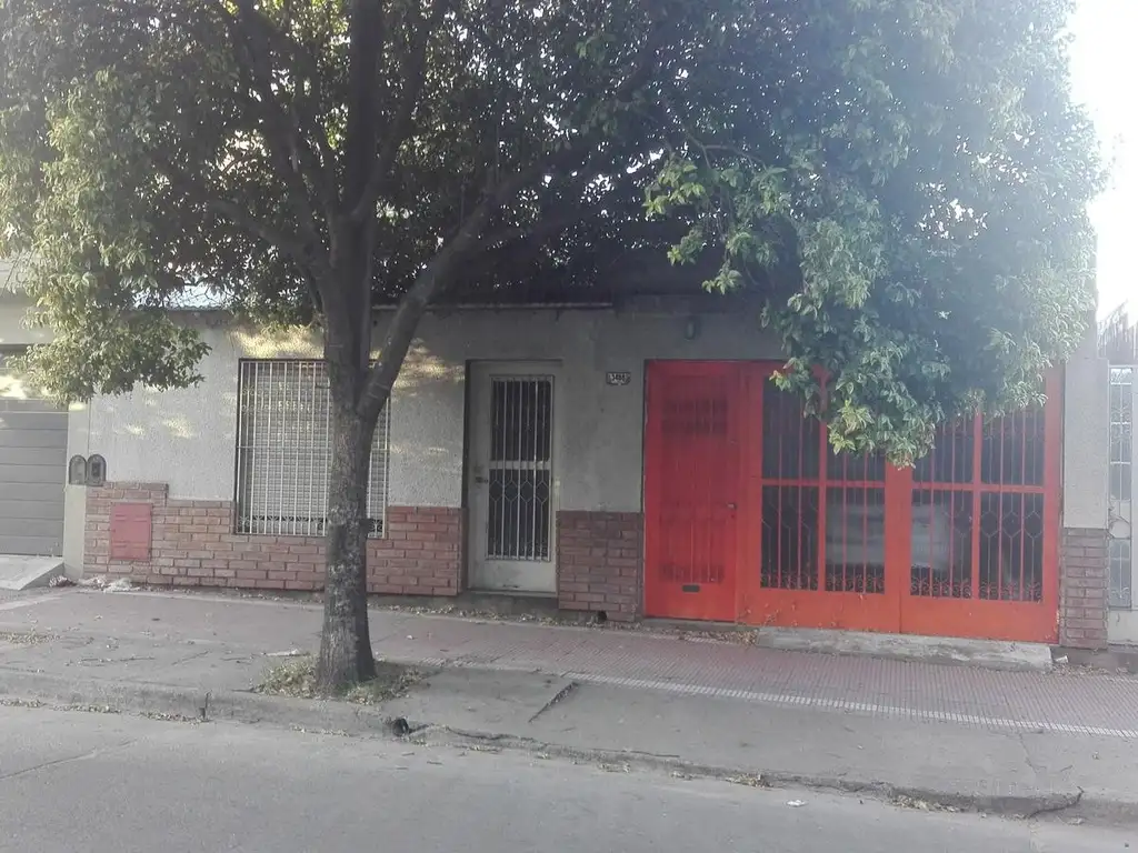 ALTO ALBERDI: CASA 3d 2b Patio y atrás GALPÓN!