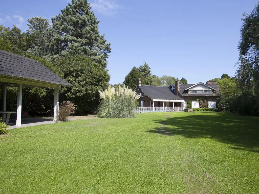 Alquiler de Casa en  Carmel CC, con hermoso jardín