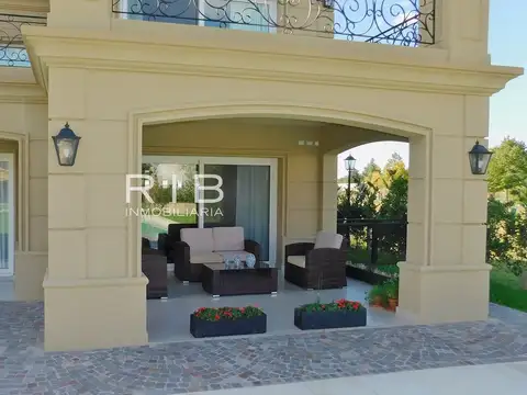 Casa en Venta con cochera
