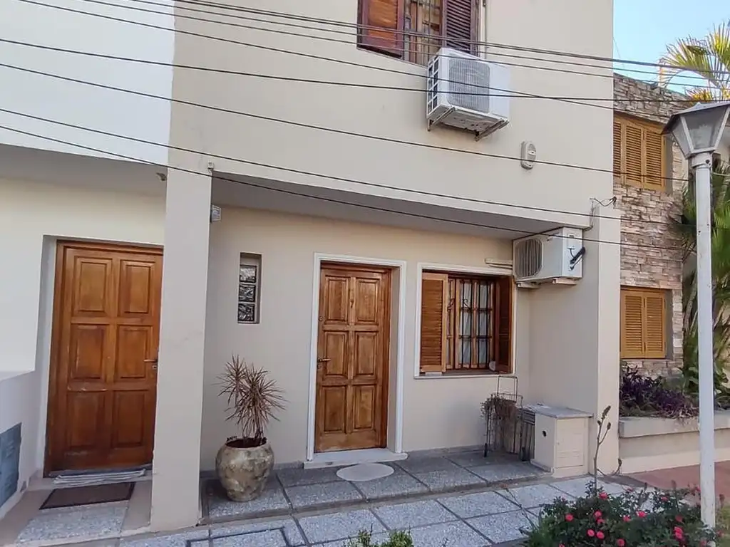 DUPLEX INTERNO EN VENTA. 2 DORMITORIOS CON PATIO. BARRIO SUR