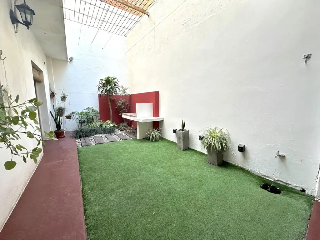 Venta casa 3 Dormitorios - Cochera - Patio - Barrio Lourdes, Rosario