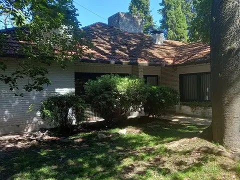 VENTA  CASA  QUINTA EN MORENO CENTRO