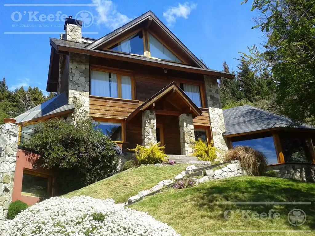 Casa en venta  de 5 ambientes en barrio cerrado Antu Hue Bariloche