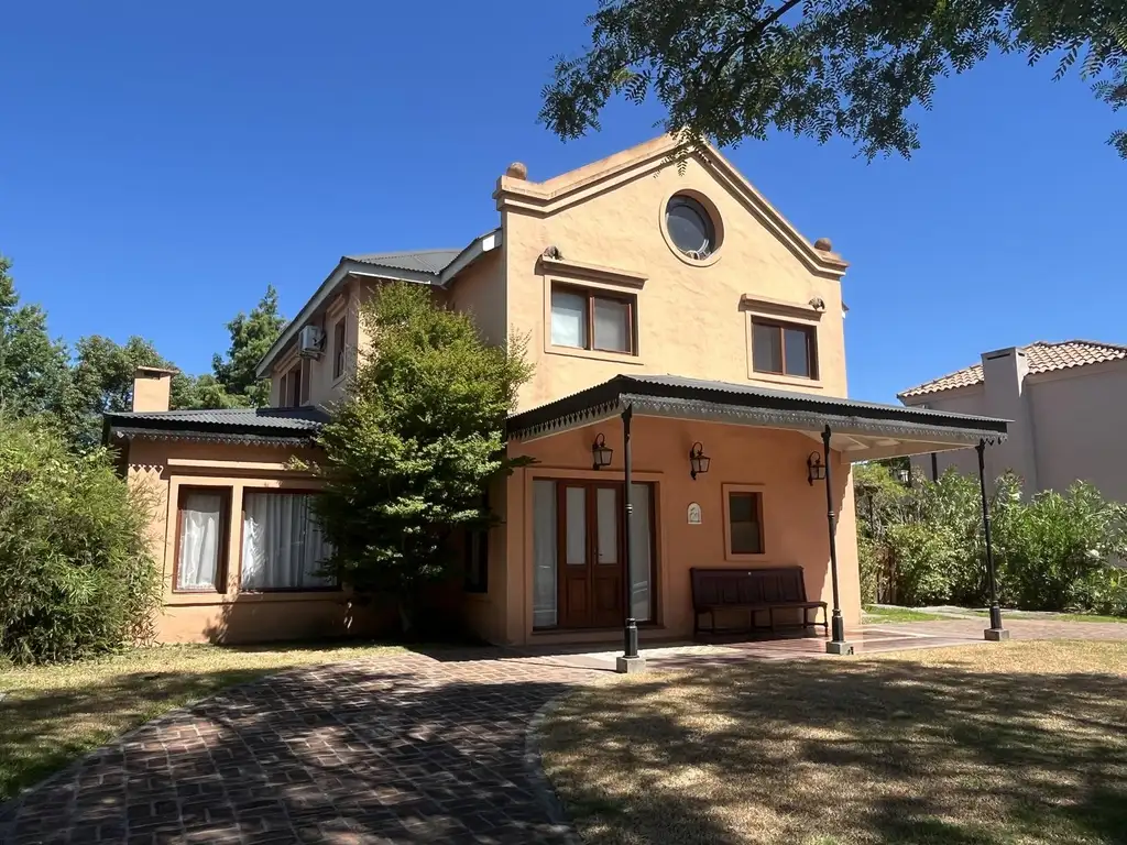 Casa en venta de 3 dormitorios en Santa Maria de Tigre, Tigre