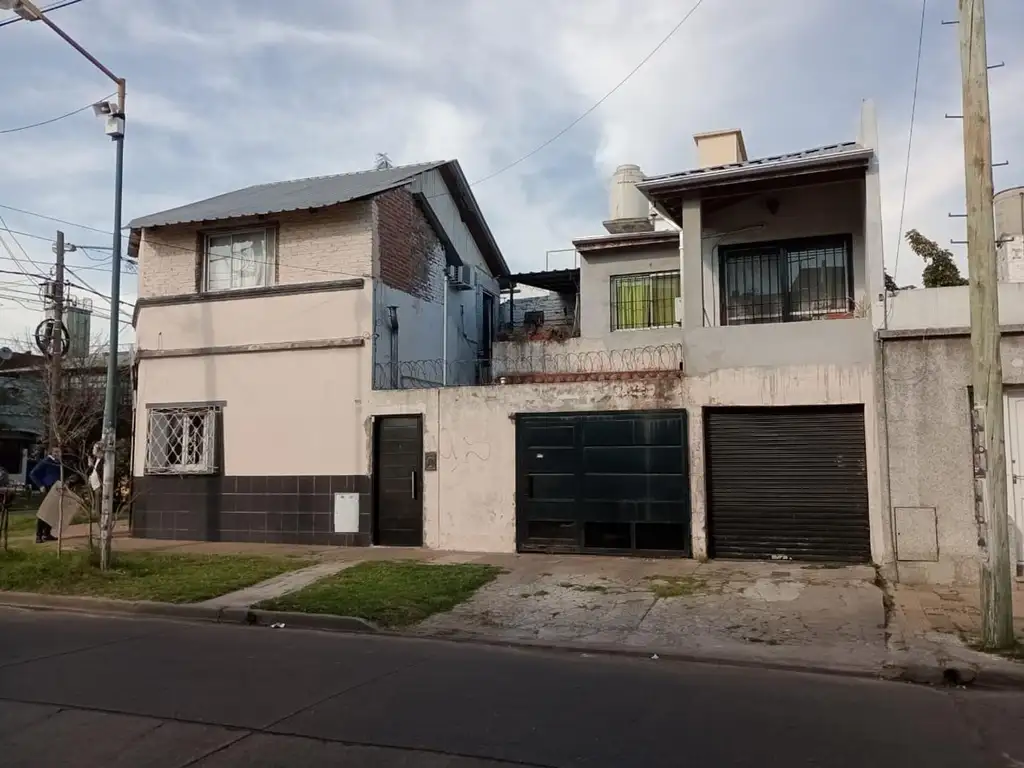 VENTA DE CASA MULTIFAMILIAR JOSE LEON SUAREZ