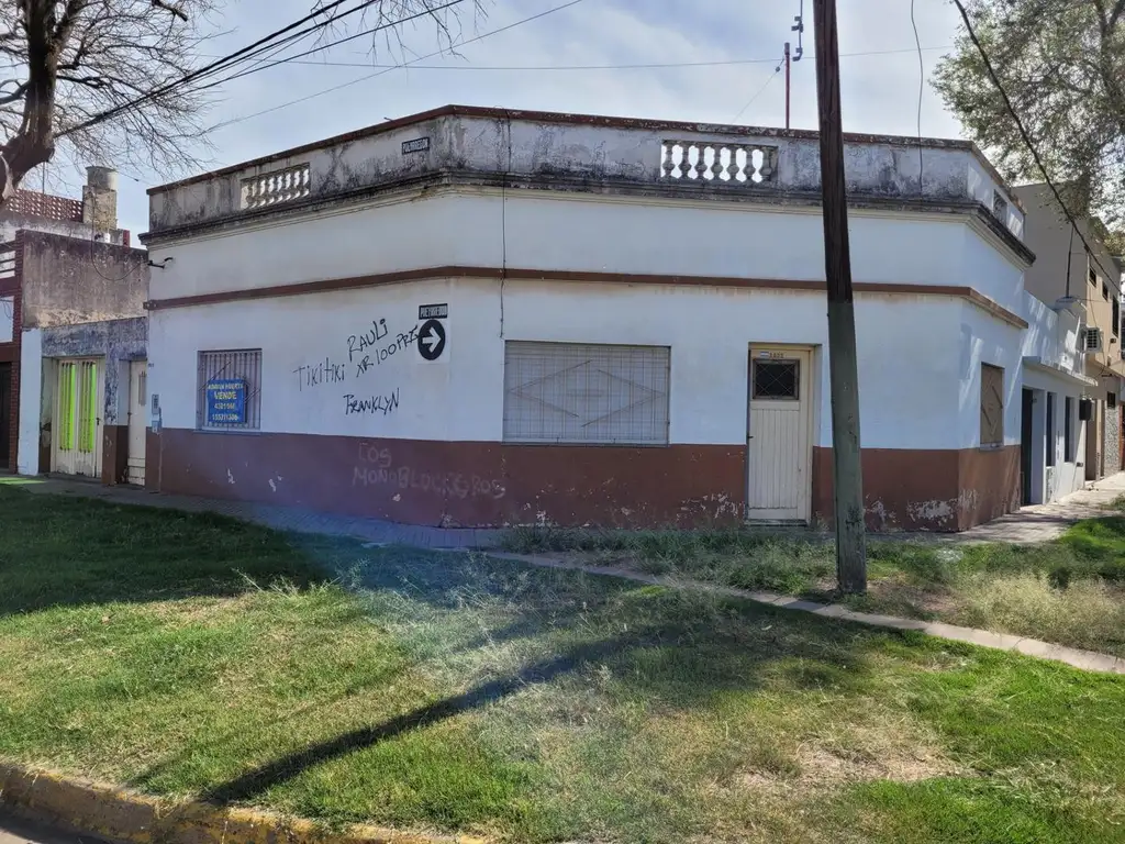 CASA EN BARRIO JORGE CURA DE DOS DORMITORIOS