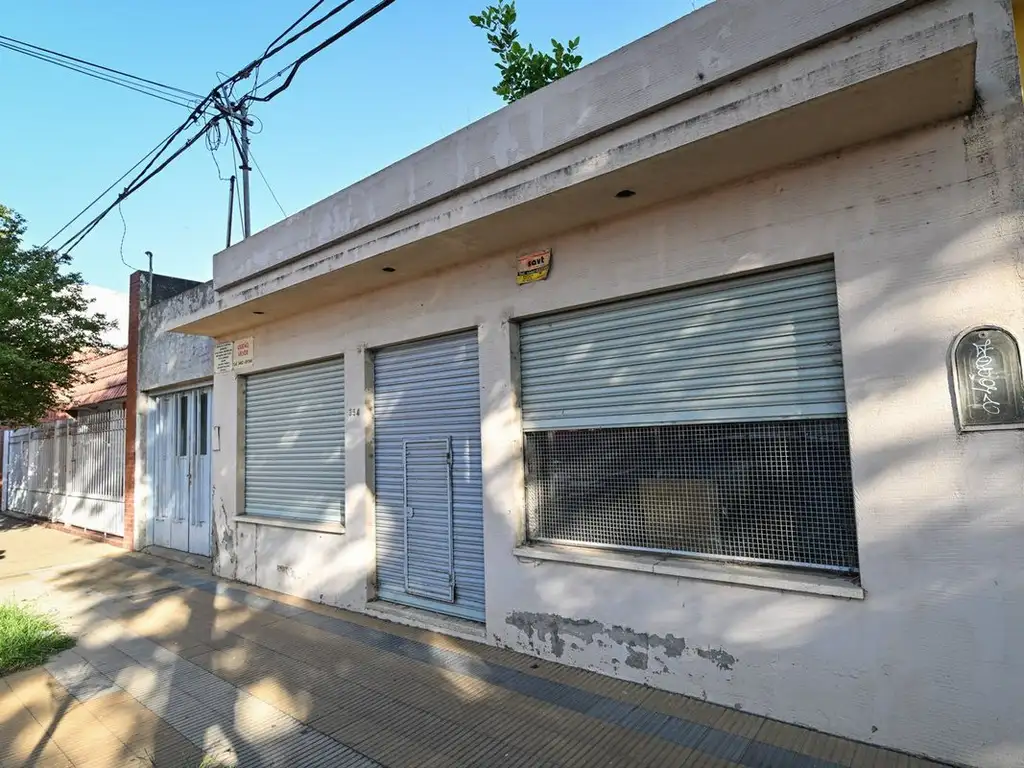 CASA CON SALÓN A REFACCIONAR EN CENTRO I