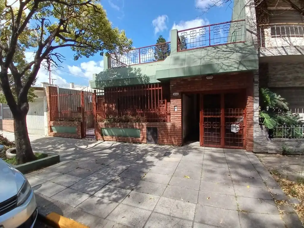 VENTA CASA 3 AMB  VILLA BOSCH- PARQUE Y TERRAZA