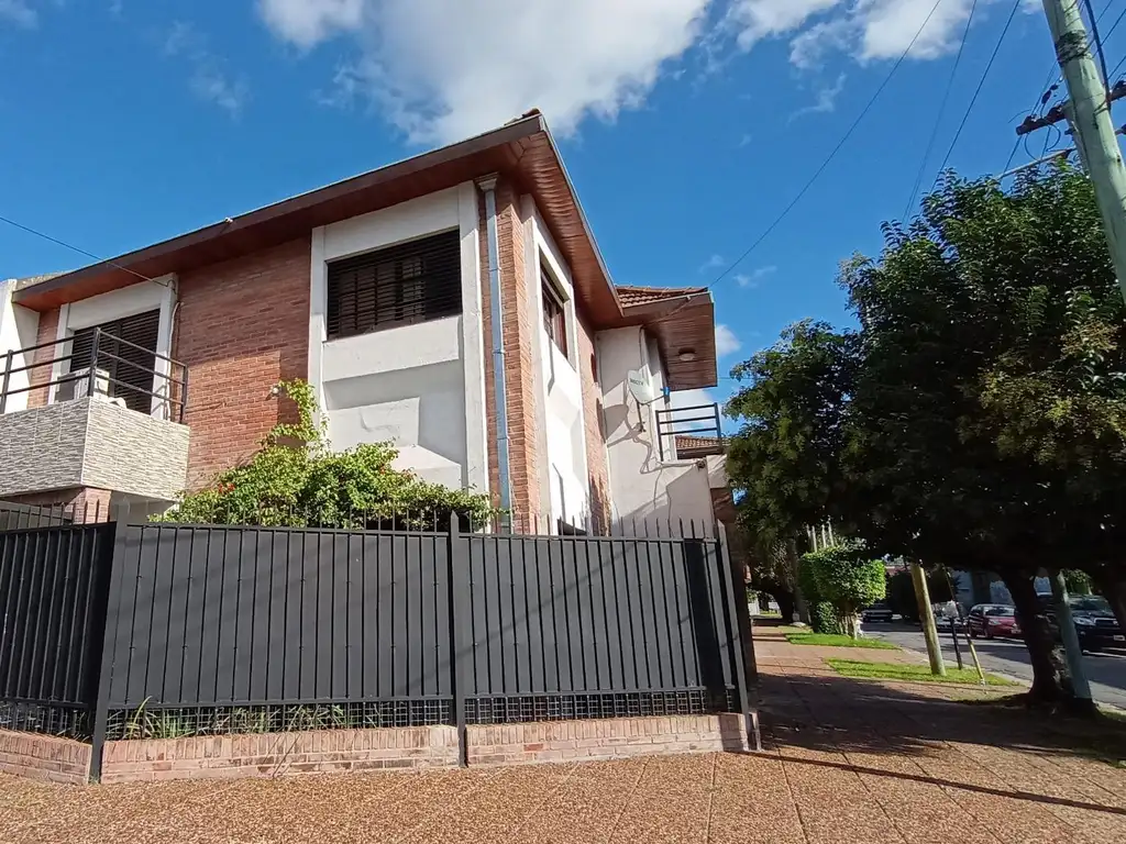 Casa en venta - Castelar Norte - Cardoso al 3000