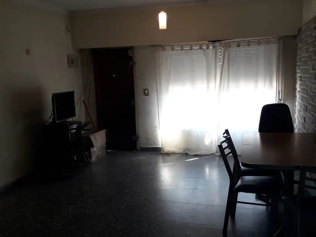 DEPARTAMENTO EN PH PLANTA ALTA Y FONDO