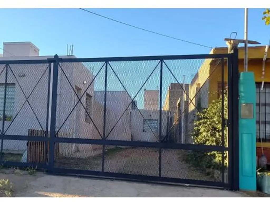 2 CASAS EN VENTA - MISMO LOTE - B° BARRANCAS COLORADAS-EXCELENTE OPORTUNIDAD