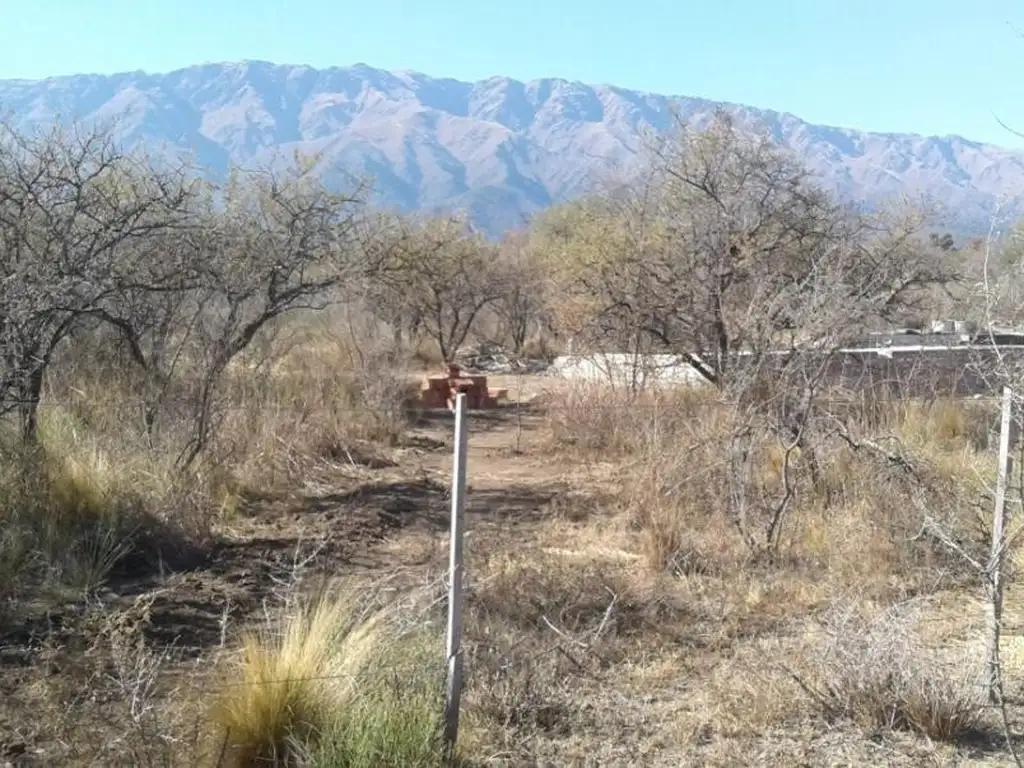 Venta de terreno en La Paz - Traslasierras, con base para construir una vivienda