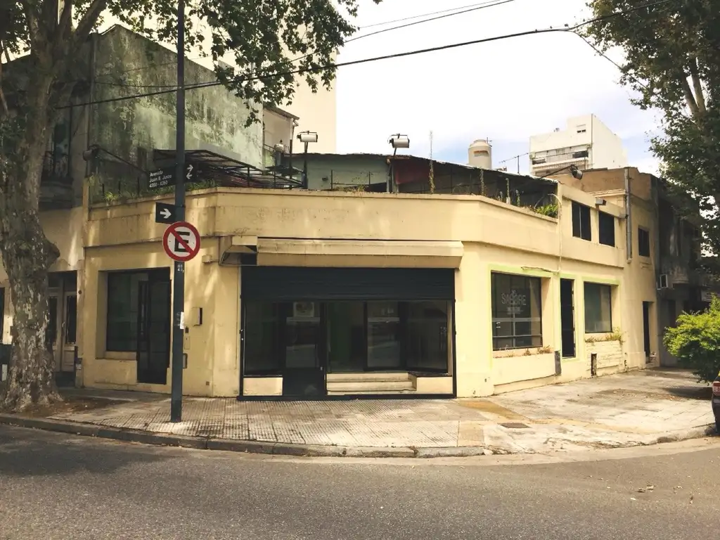 Venta Excelente Esquina Comercial en Caballito