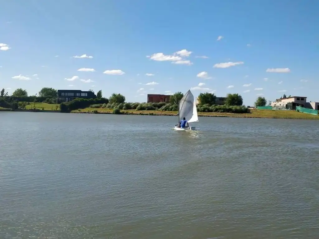 Espectacular lote a la Laguna en San Sebastián, área 11