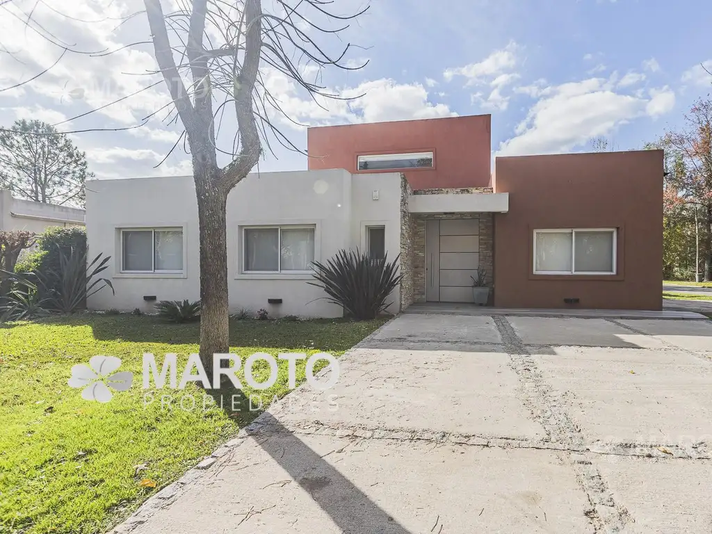 CASA EN  VENTA EN BARRIO FINCAS DE MASCHWITZ - MAROTO PROPIEDADES