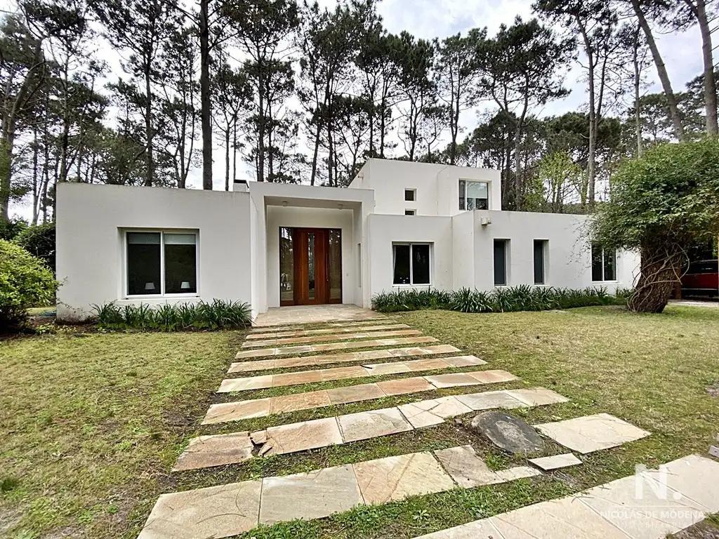 Casa en Venta e de 5 dormitorios en La Barra , Punta del este , Maldonado