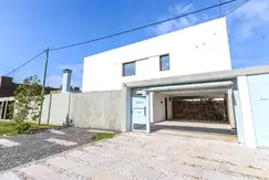 Duplex en Venta en Gonnet [Cod: 1164-8104]