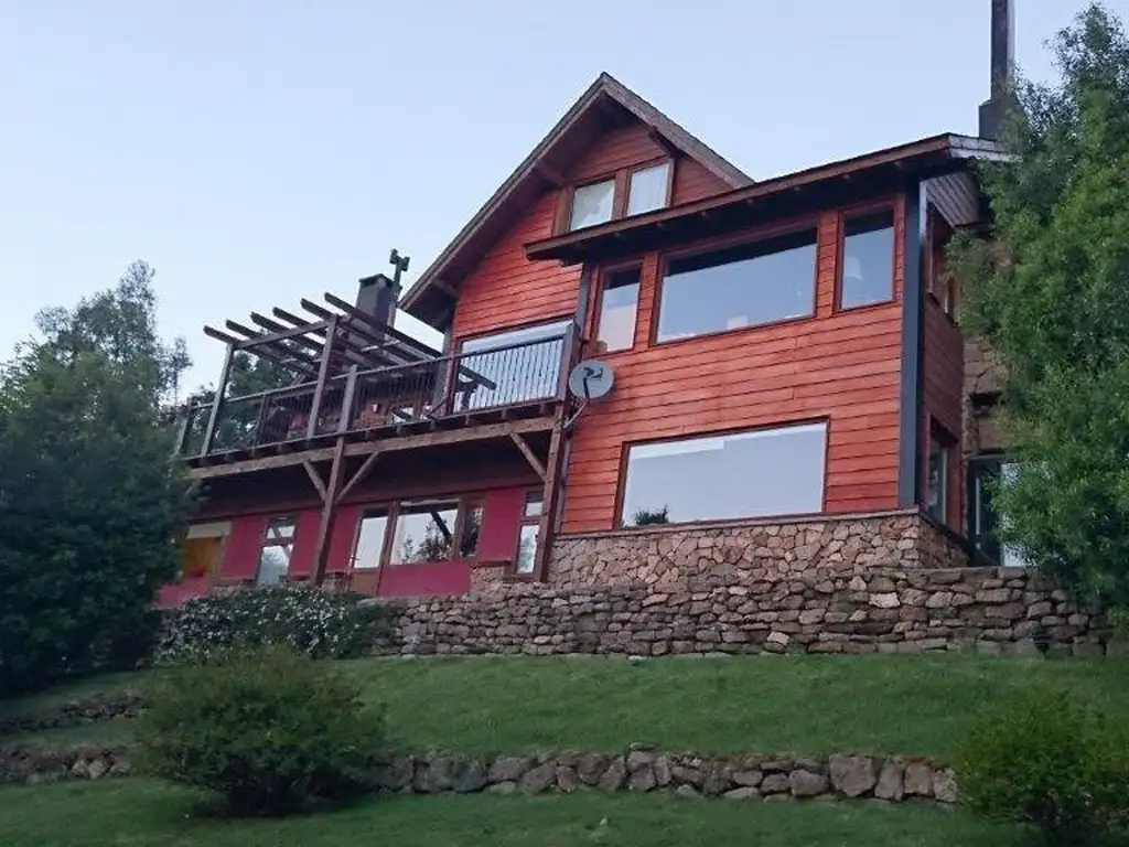 Casa en Barrio Cerrado Antuhué