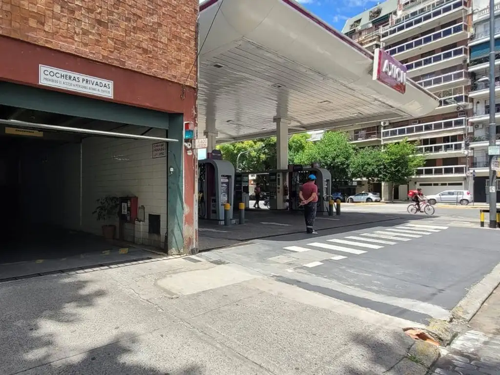 Cochera en Belgrano sobre Avenida de los Incas