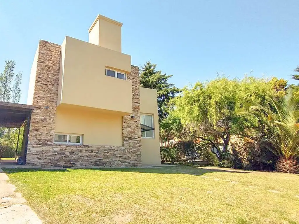 Casa 3 Dorm - "El Cielo" Barrio cerrado - Roldan.