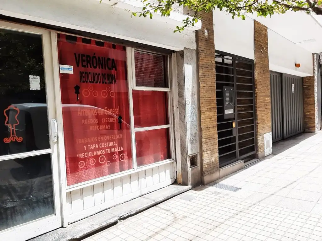 VENTA LOCAL - AL FRENTE, SOBRE CALLE ALTE. BROWN