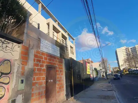 Av. Hipolito Yrigoyen 7700