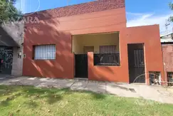 Casa de 3 ambientes en planta baja con patio y terraza en Boulogne