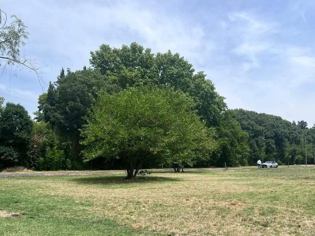 Terreno en venta en Barrio Parque Peró