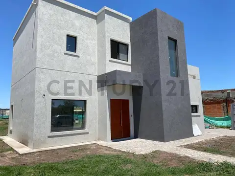 CASA CON DEPENENCIA CON BAÑO COMPLETO SALA GAMER EN SANTA LUCIA - Foto 0