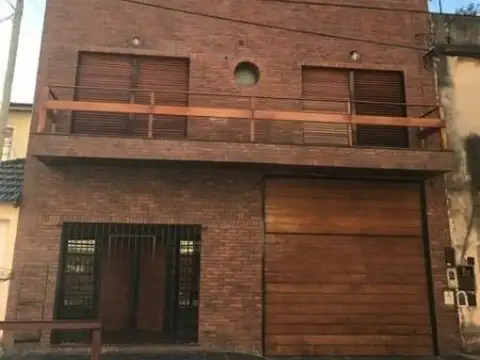 Casa con galpon