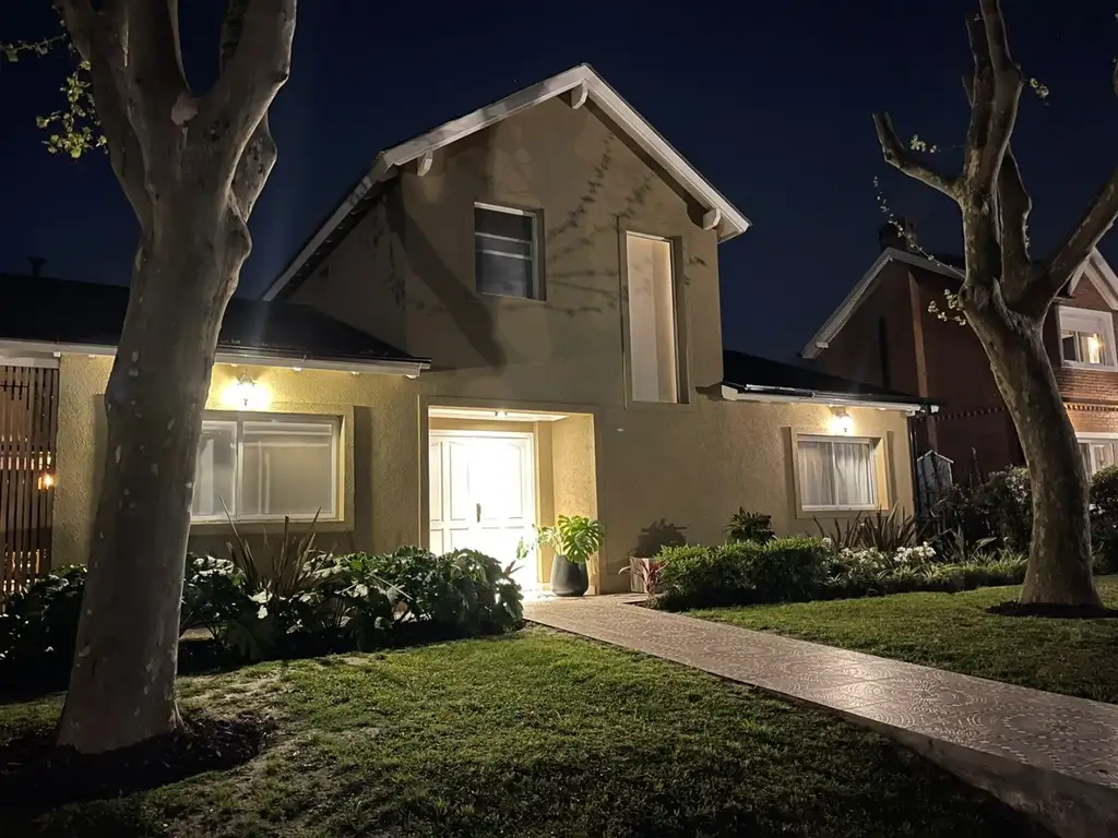 BARRIO CERRADO BERMUDAS IMPECABLE CASA RECICLADA A NUEVO! - Foto 0