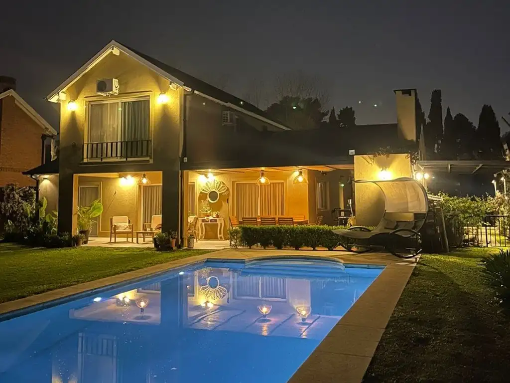 Casa en Venta - 4 ambientes - USD 325.000