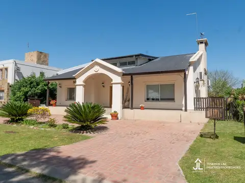 Casa en Venta - 3 dormitorios - USD 260.000