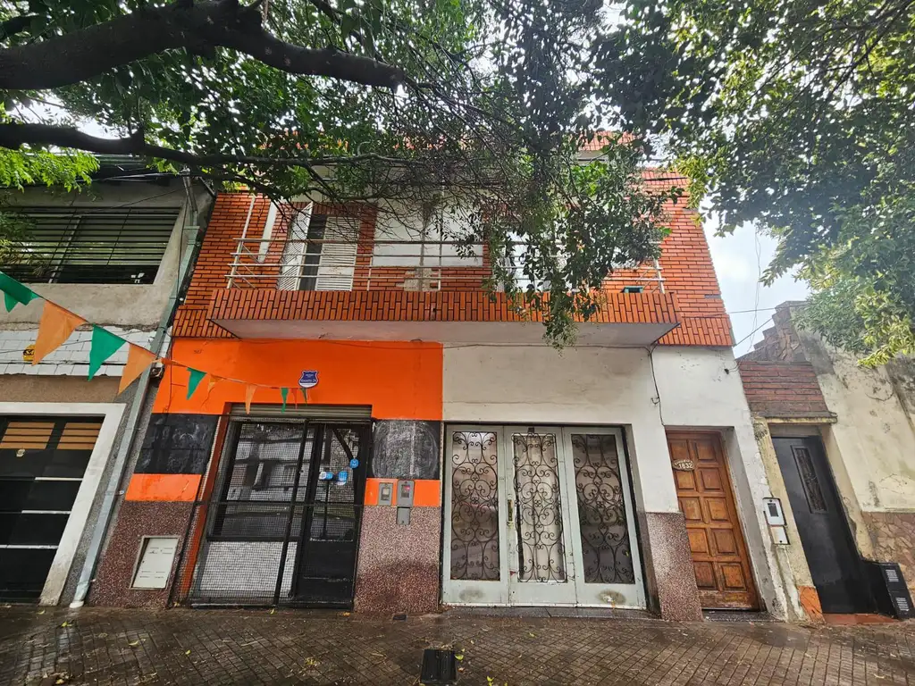 Humberto Primo 1600 - Casa en  venta de tres dormitorios