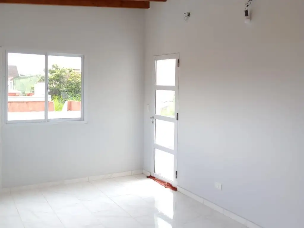 Hermoso PH 4 ambientes "A ESTRENAR" 1* Piso al frente, con patio y balcon