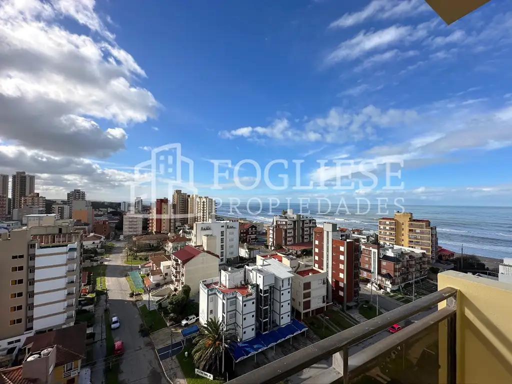 Departamento de 2 ambientes c/ Cochera en Zona Centro con vista al Mar