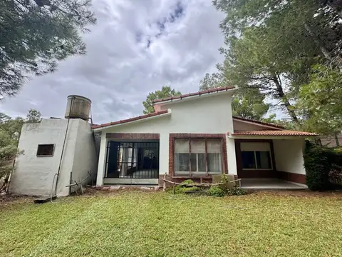 En venta pintoresca casa en Pehuen-Co