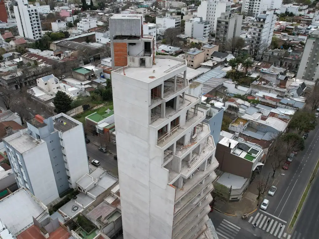 Departamento venta 2 dormitorios 83 mts2  ( SIN GASTOS ADICIONALES) - La Plata-Pozo-Emprendimiento.