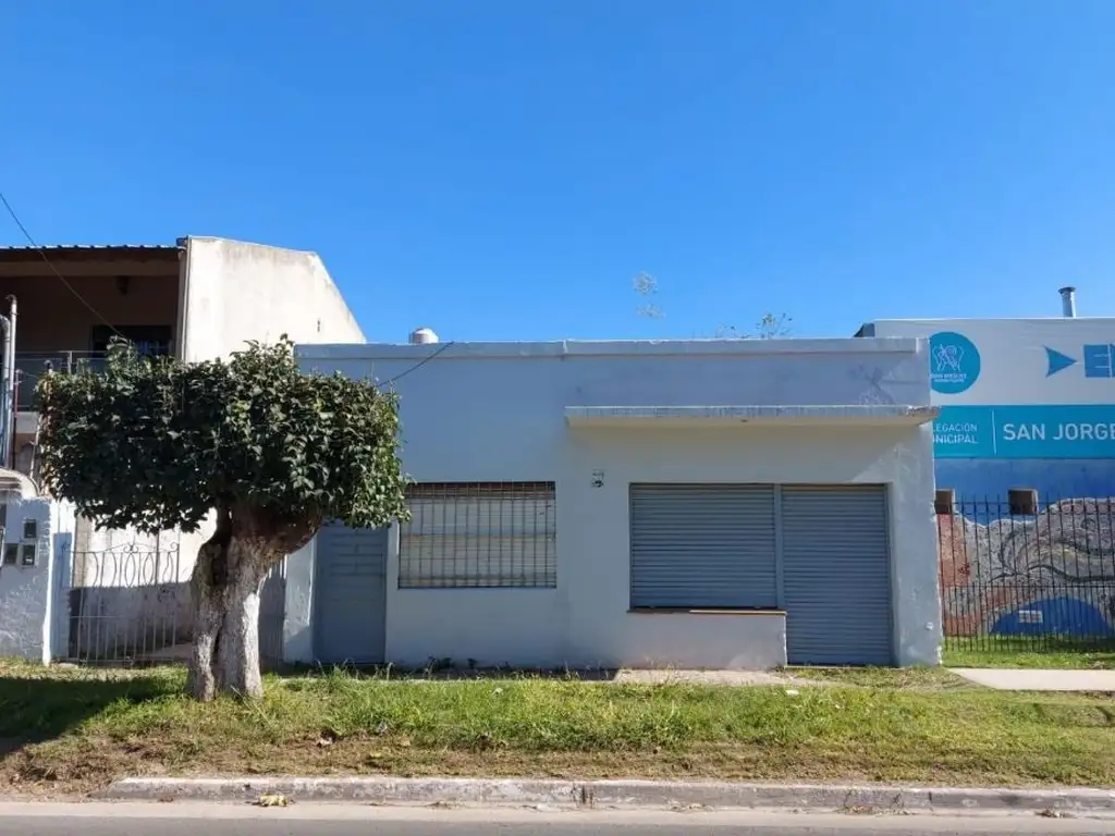 Lote con mejoras, en San Miguel - Ideal para reciclar