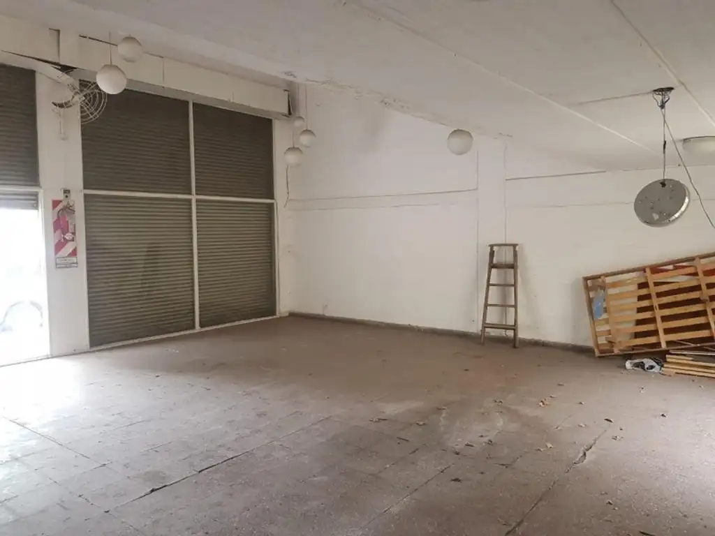 LOCAL COMERCIAL EN ALQUILER DE 50M2 CUBIERTOS - 4TA SECCIÓN