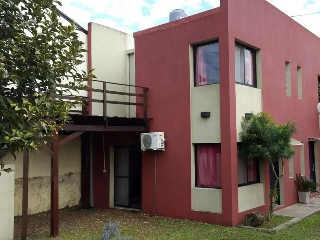 HERMOSO DUPLEX EN COLON AMUEBLADO