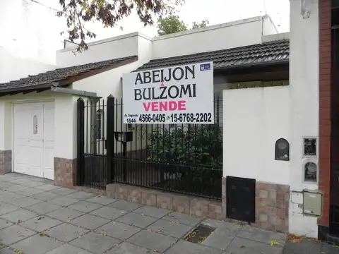 ESPECTACULAR CASA SOBRE LOTE DE 8,66 X 29,25, GRAN COCINA COMEDOR, GARAGE, HERMOSO FONDO LIBRE - Foto 0