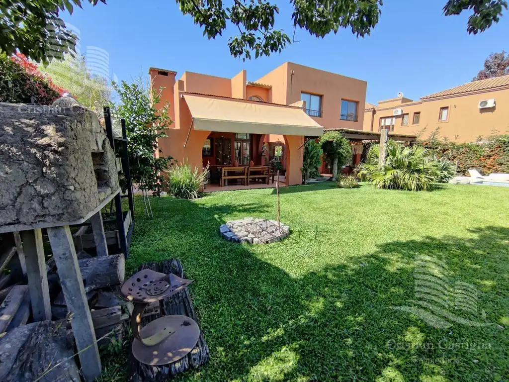 Venta - Casa 5/Cinco Ambientes, Jardín, Pileta - San Isidro Labrador, Villanueva