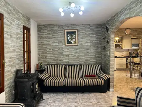 EXCELENTE CASA EN VENTA SOBRE BERGANTÍN GOLETA ESPORA AL 6800 A MTS DE AV. GRAL. PAZ