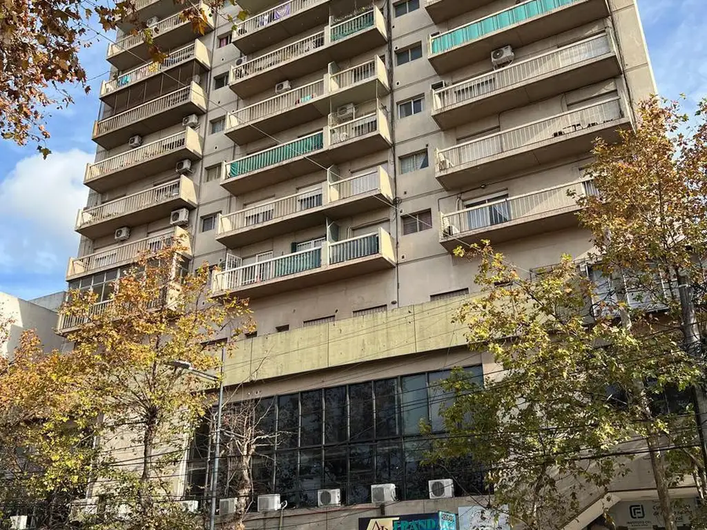 Venta de Departamento 4 ambientes con doble balcon mas cochera en San Miguel centro